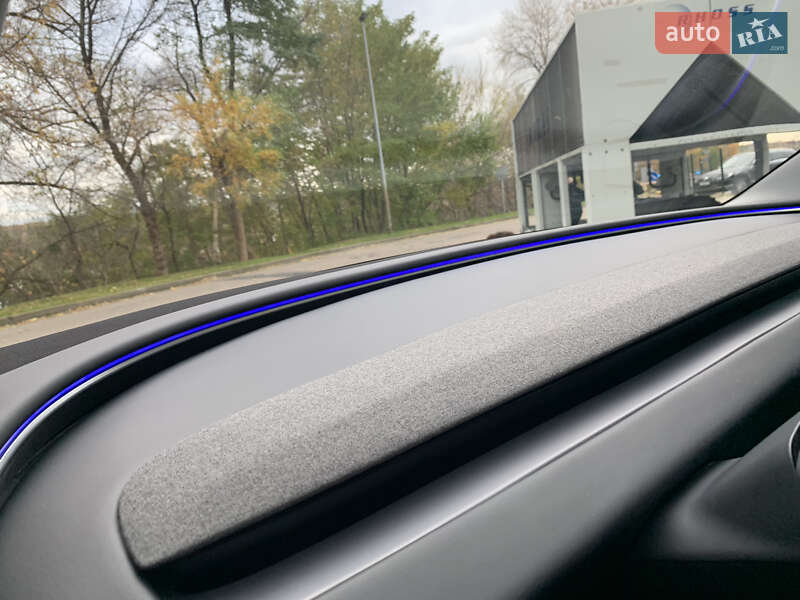 Седан Tesla Model 3 2024 в Киеве