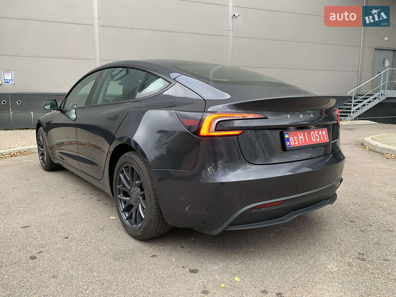 Седан Tesla Model 3 2024 в Киеве