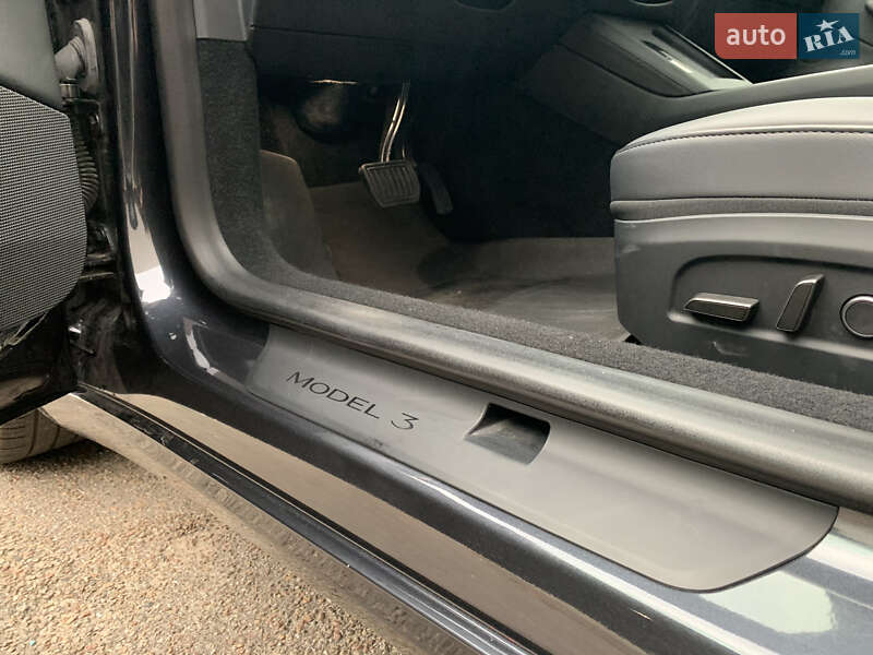 Седан Tesla Model 3 2024 в Киеве