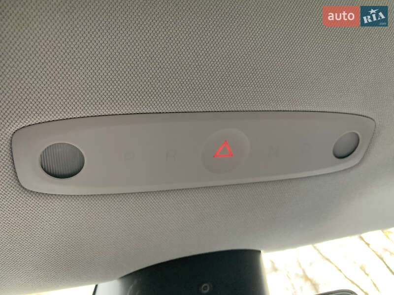 Седан Tesla Model 3 2024 в Киеве