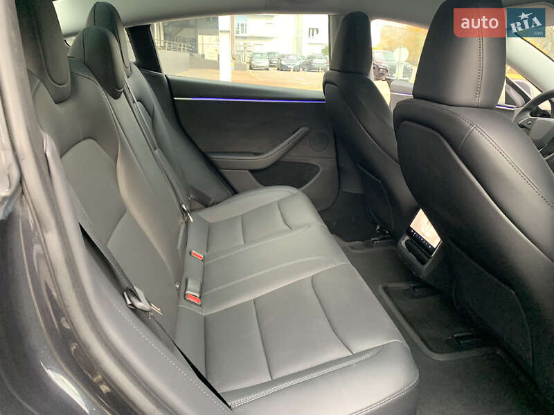 Седан Tesla Model 3 2024 в Киеве