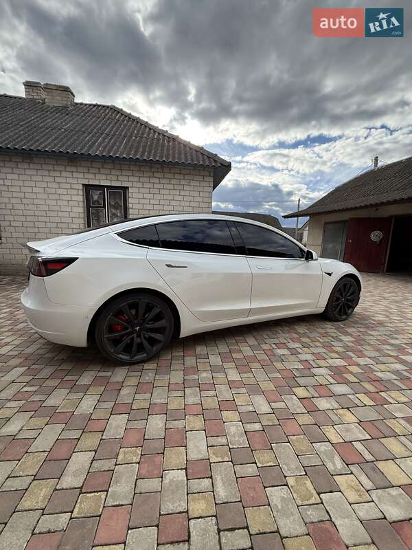 Седан Tesla Model 3 2019 в Тернополе