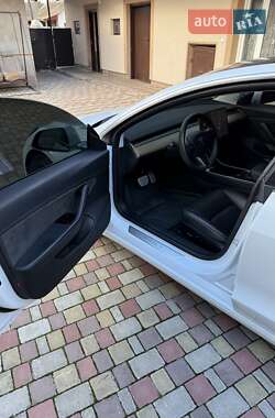 Седан Tesla Model 3 2019 в Тернополі