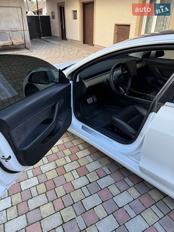 Седан Tesla Model 3 2019 в Тернополе