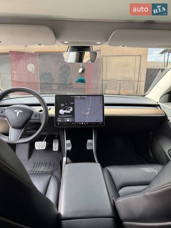 Седан Tesla Model 3 2019 в Тернополе