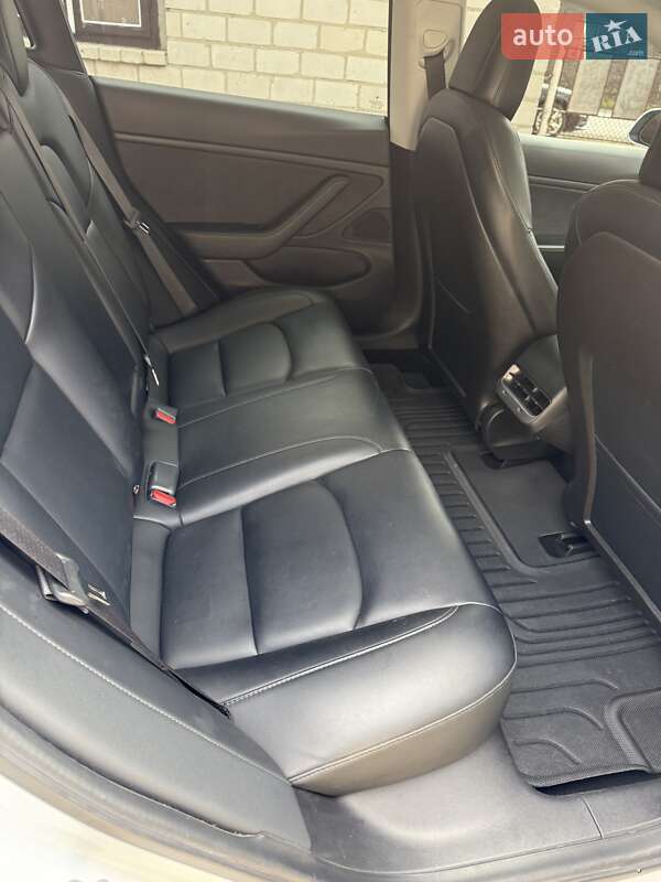 Седан Tesla Model 3 2019 в Тернополе