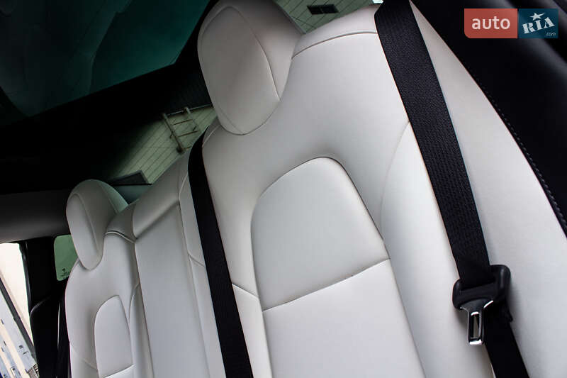 Седан Tesla Model 3 2021 в Львові фото 25 Седан Tesla Model 3 2021 в Львові