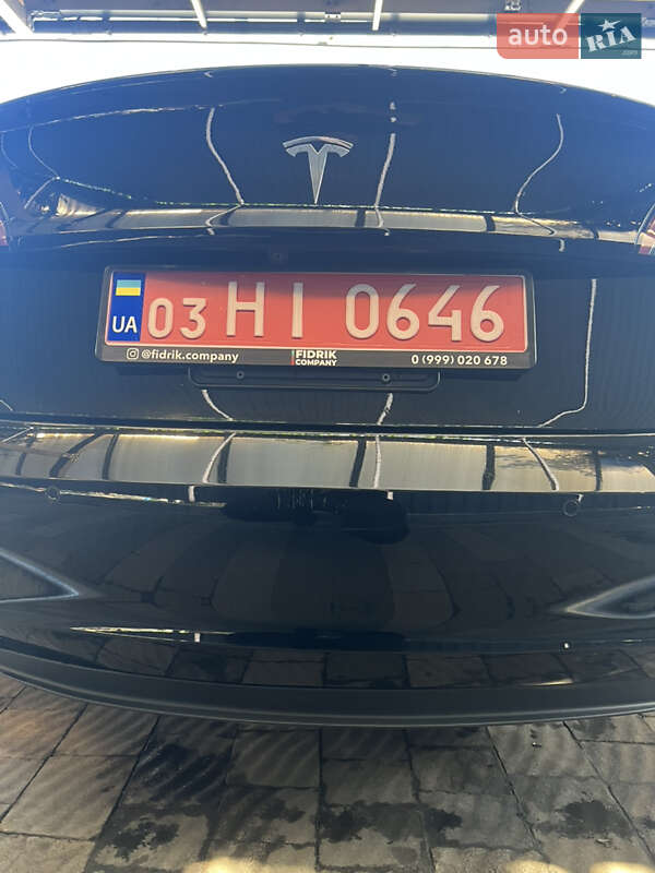 Седан Tesla Model 3 2022 в Ужгороді