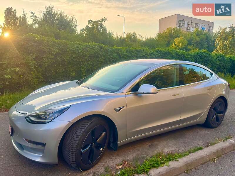 Седан Tesla Model 3 2018 в Киеве фото 3 Седан Tesla Model 3 2018 в Киеве