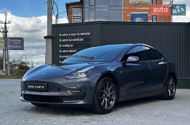 Седан Tesla Model 3 2022 в Львове