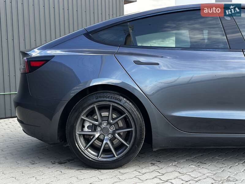 Седан Tesla Model 3 2022 в Львові