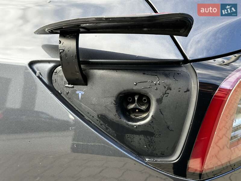 Седан Tesla Model 3 2022 в Львові