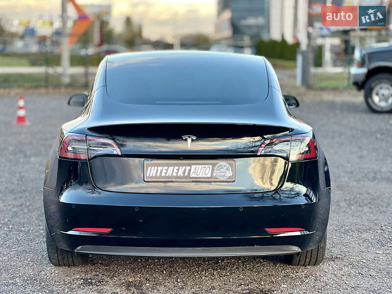 Седан Tesla Model 3 2019 в Києві
