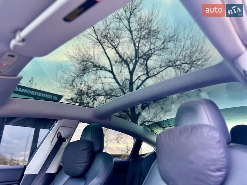 Седан Tesla Model 3 2019 в Києві
