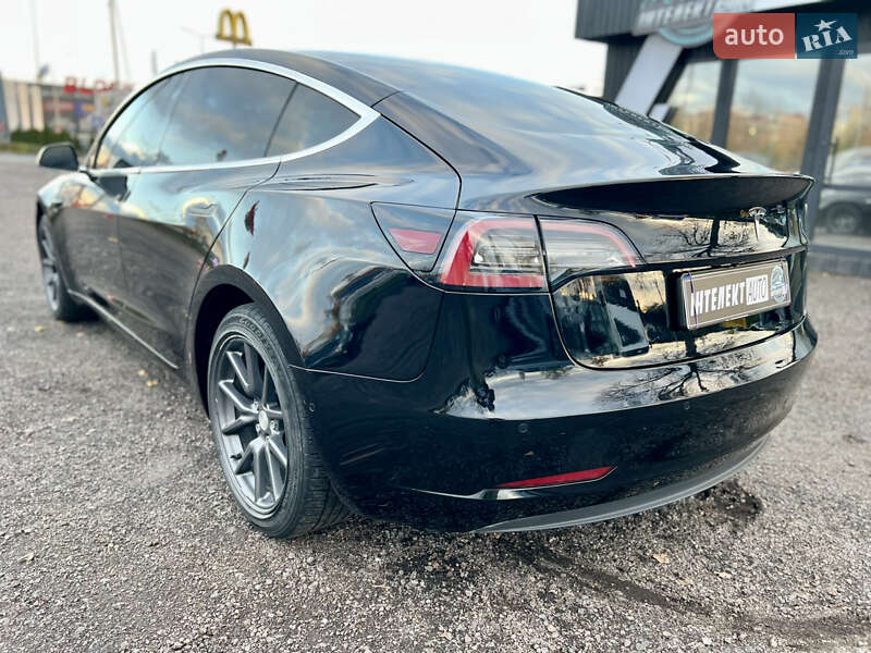 Седан Tesla Model 3 2019 в Києві
