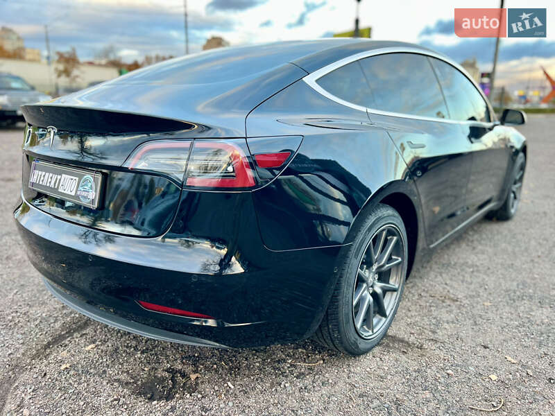 Седан Tesla Model 3 2019 в Києві