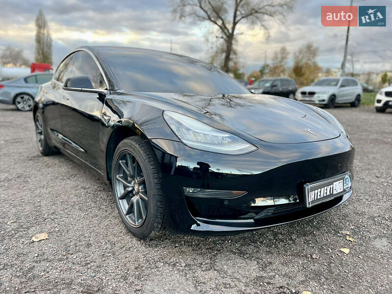 Седан Tesla Model 3 2019 в Києві
