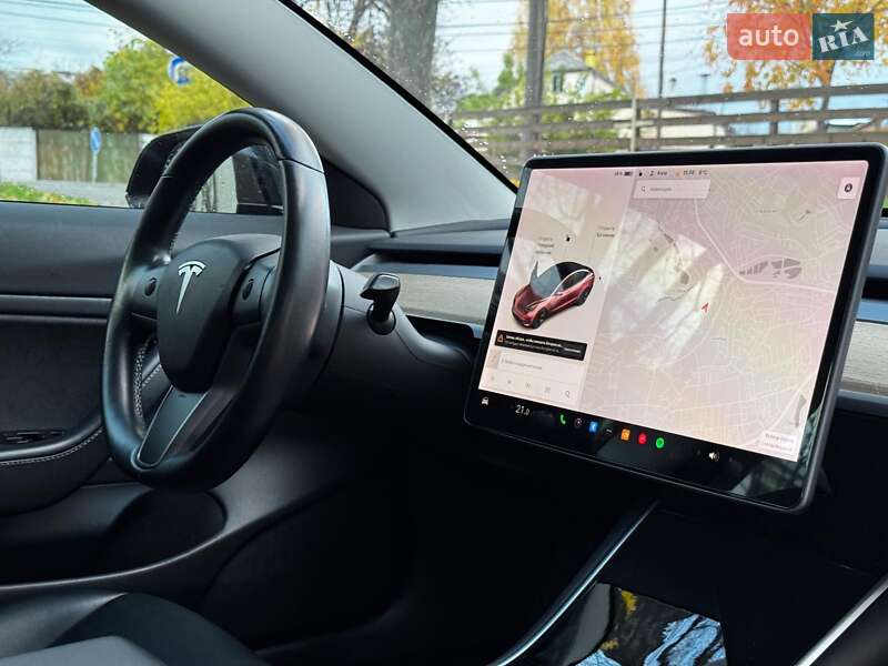 Седан Tesla Model 3 2019 в Киеве