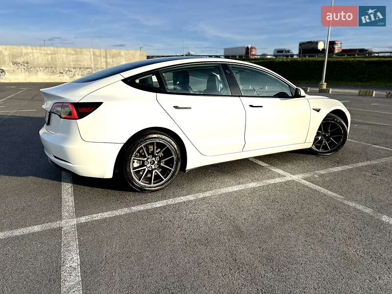 Седан Tesla Model 3 2022 в Львові фото 14 Седан Tesla Model 3 2022 в Львові