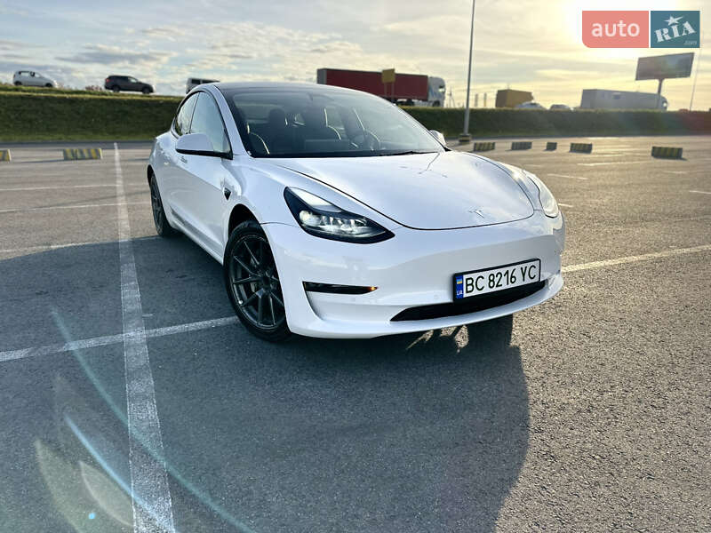 Седан Tesla Model 3 2022 в Львові фото 18 Седан Tesla Model 3 2022 в Львові