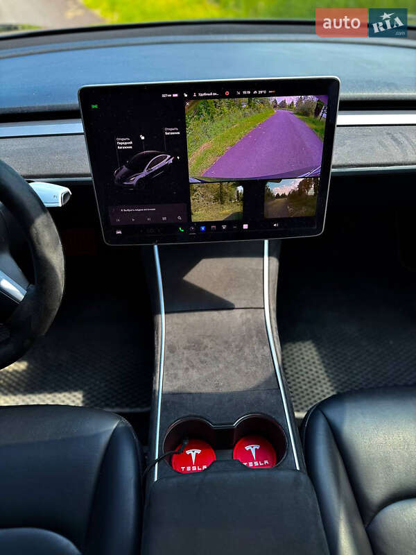 Седан Tesla Model 3 2018 в Ивано-Франковске