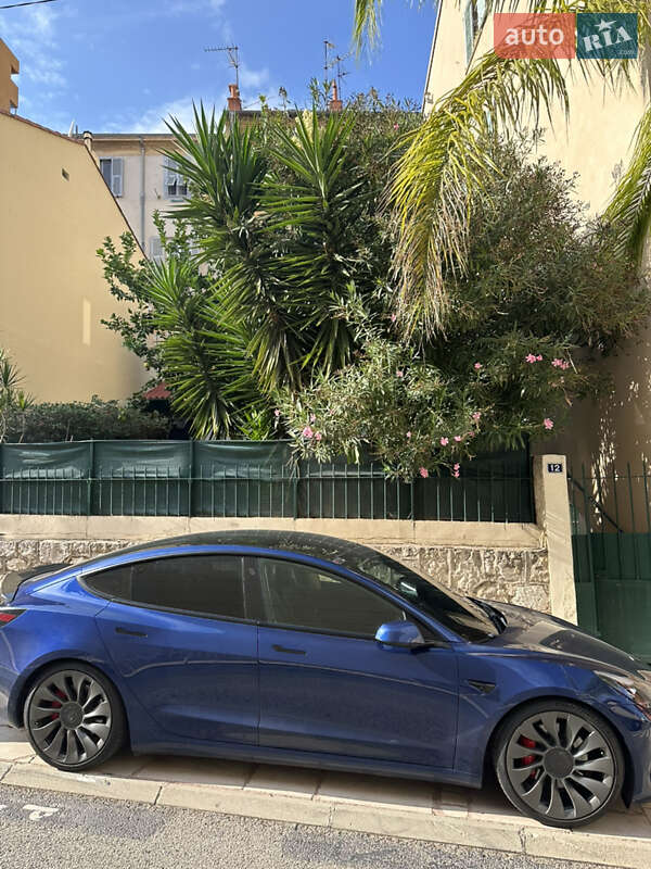 Седан Tesla Model 3 2021 в Києві