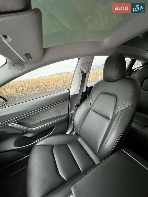 Седан Tesla Model 3 2021 в Києві