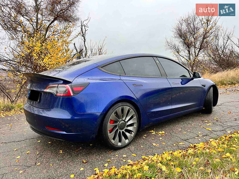 Седан Tesla Model 3 2021 в Києві