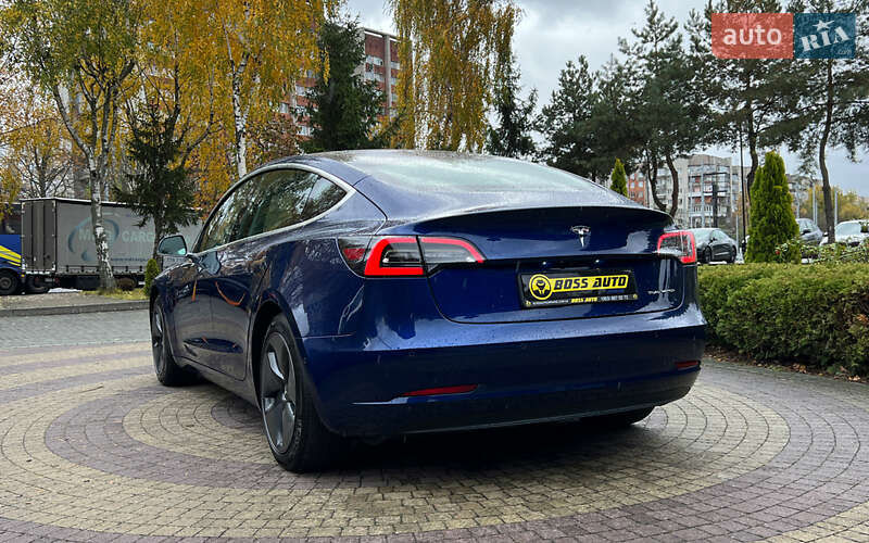 Седан Tesla Model 3 2019 в Львові