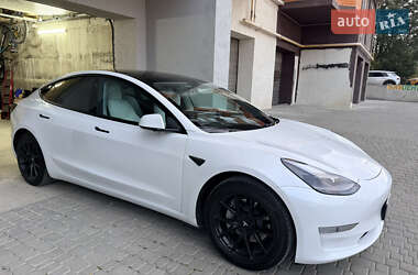 Седан Tesla Model 3 2021 в Львові