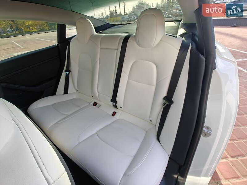 Седан Tesla Model 3 2021 в Одессе