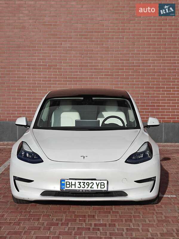 Седан Tesla Model 3 2021 в Одессе