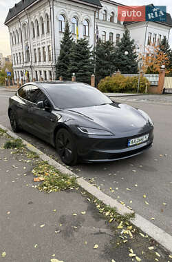 Седан Tesla Model 3 2024 в Києві