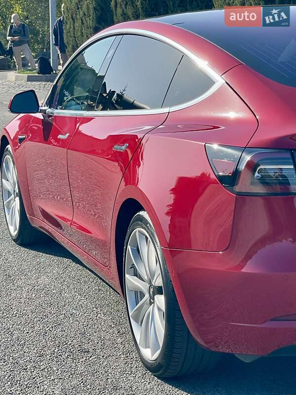 Седан Tesla Model 3 2018 в Днепре