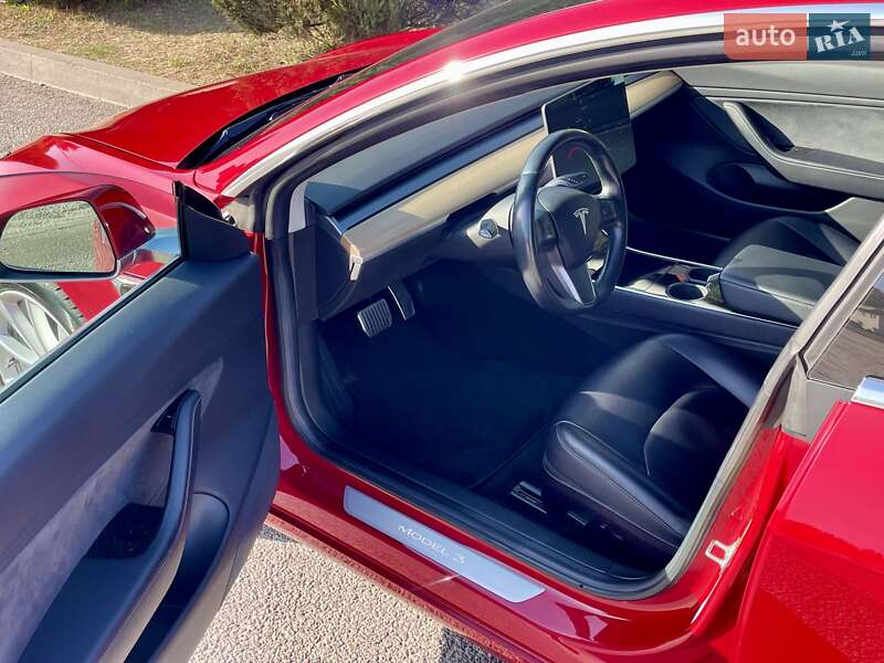 Седан Tesla Model 3 2018 в Днепре