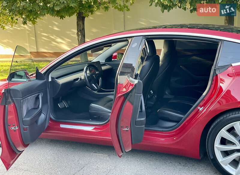 Седан Tesla Model 3 2018 в Днепре