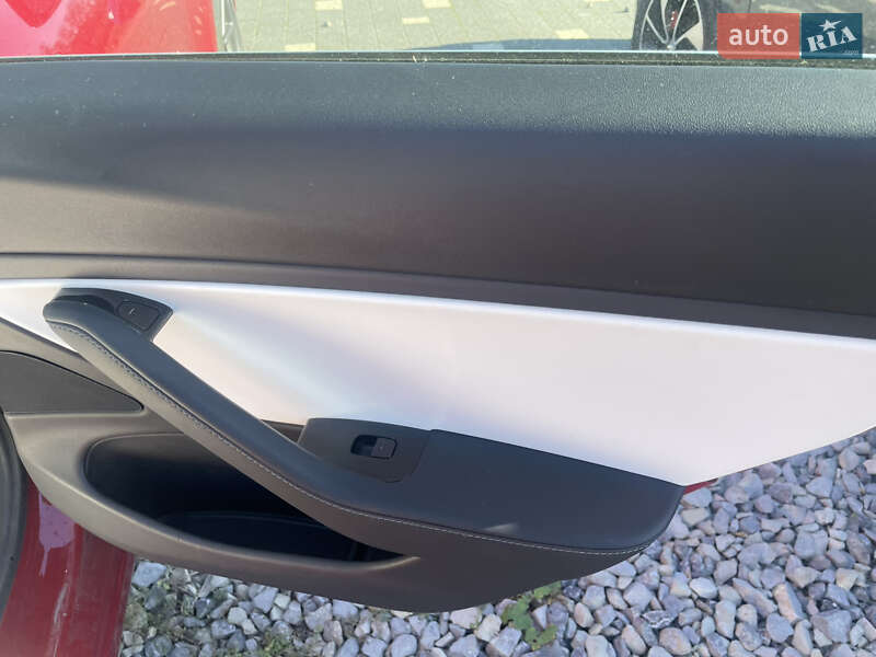 Седан Tesla Model 3 2019 в Тернополе фото 20 Седан Tesla Model 3 2019 в Тернополе