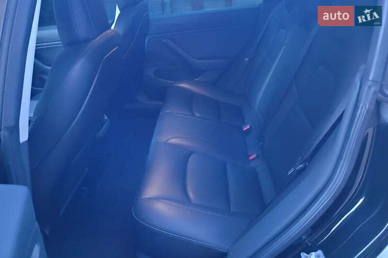 Седан Tesla Model 3 2019 в Києві