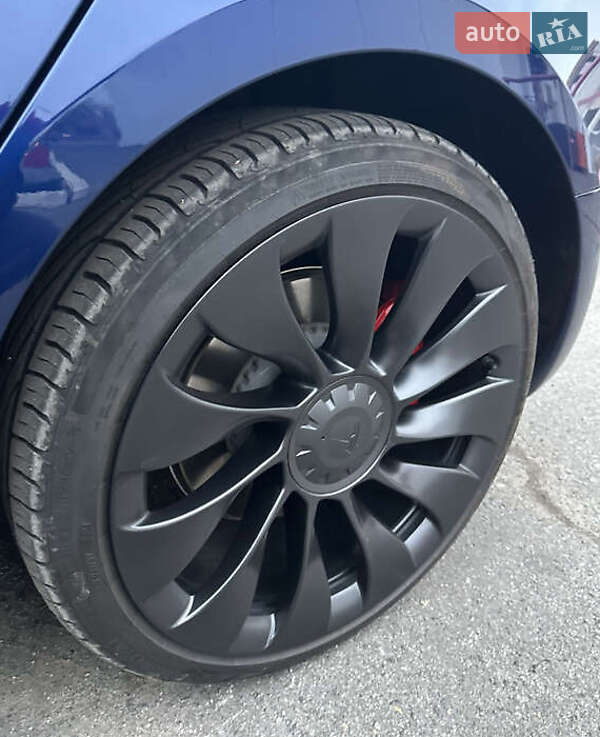 Седан Tesla Model 3 2022 в Львові