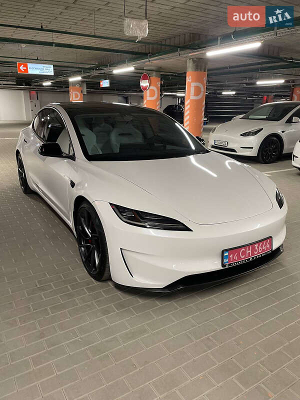 Седан Tesla Model 3 2024 в Києві