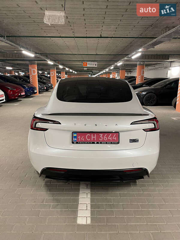 Седан Tesla Model 3 2024 в Києві