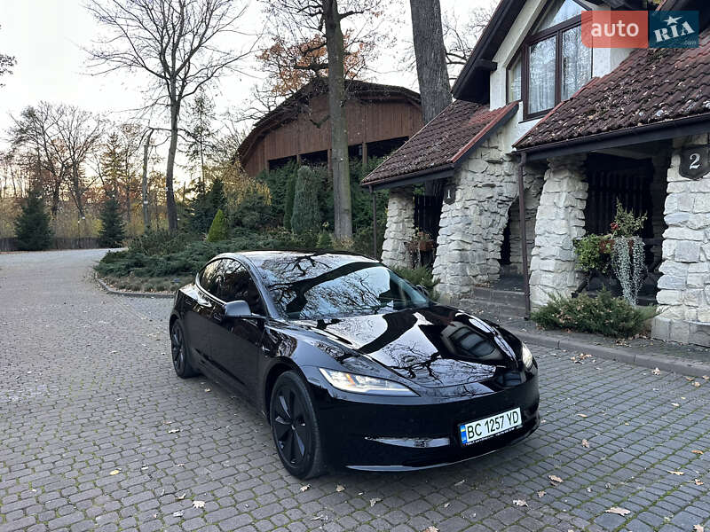 Tesla Model 3 2024