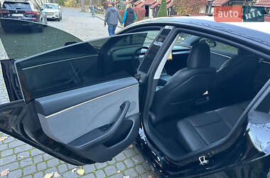 Седан Tesla Model 3 2024 в Львове