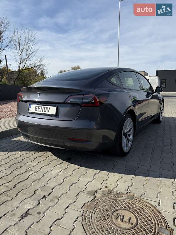 Седан Tesla Model 3 2023 в Одесі