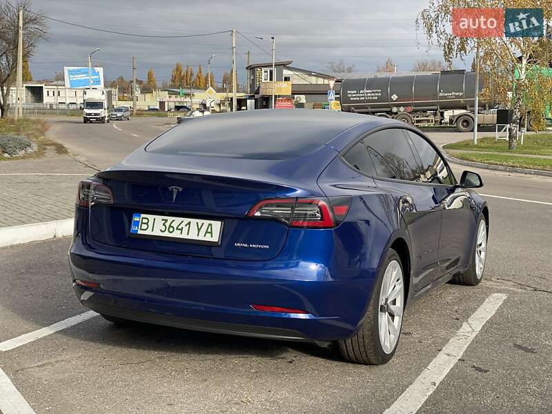 Седан Tesla Model 3 2022 в Кременчуге