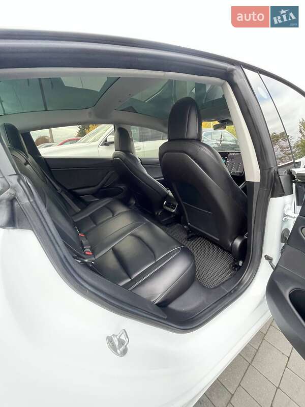 Седан Tesla Model 3 2018 в Львові фото 19 Седан Tesla Model 3 2018 в Львові