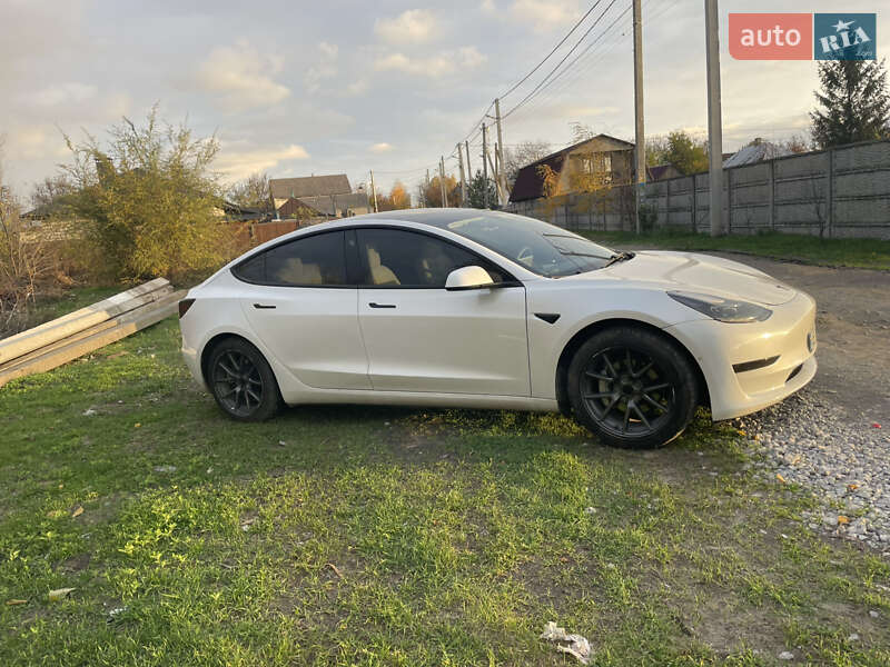 Седан Tesla Model 3 2022 в Днепре