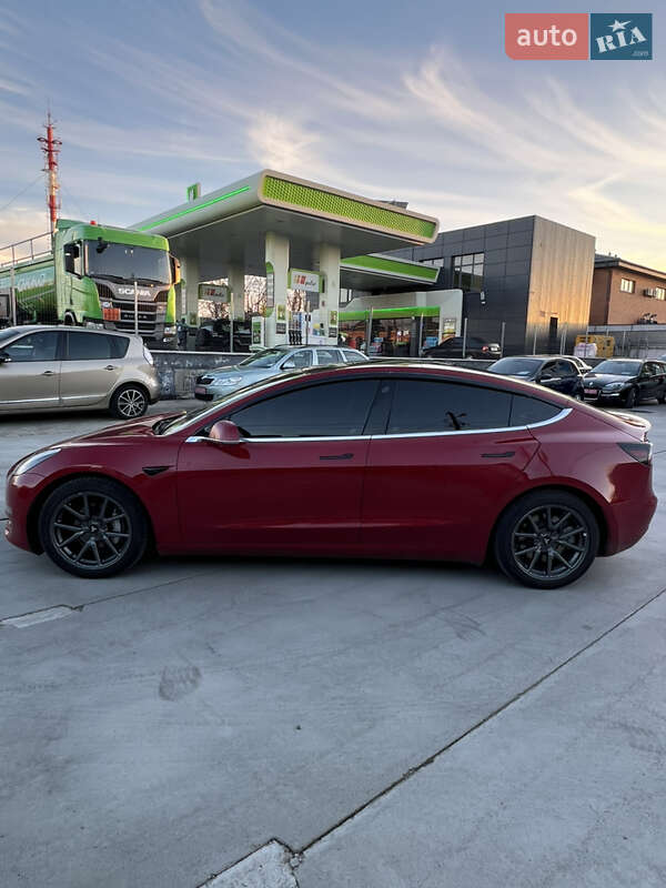Седан Tesla Model 3 2018 в Білій Церкві