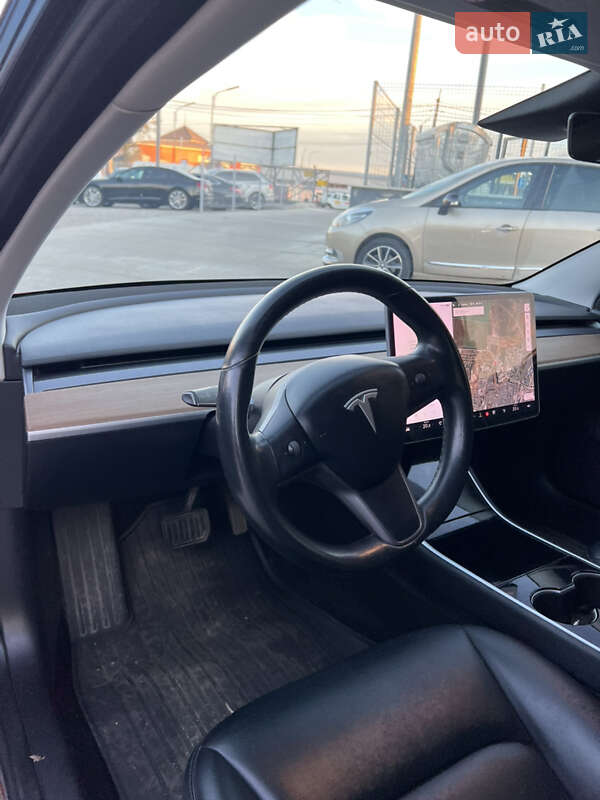 Седан Tesla Model 3 2018 в Білій Церкві