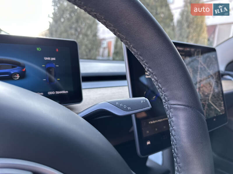 Седан Tesla Model 3 2020 в Стрию